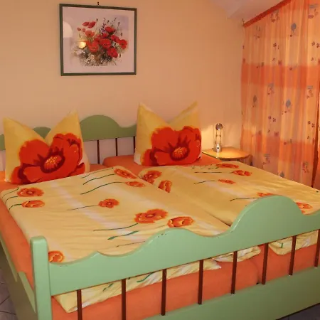 Appartement In Weibig Mit Garten